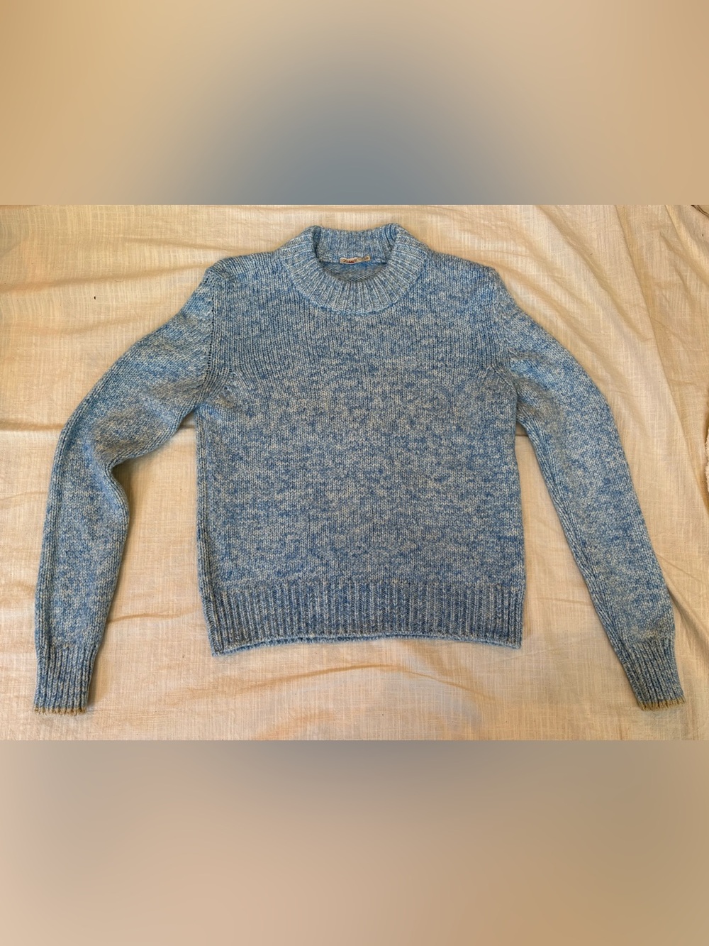 Faherty women’s baby blue crewneck sweater size small